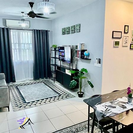 Dp Islamic Homestay Setia Alam Kültér fotó